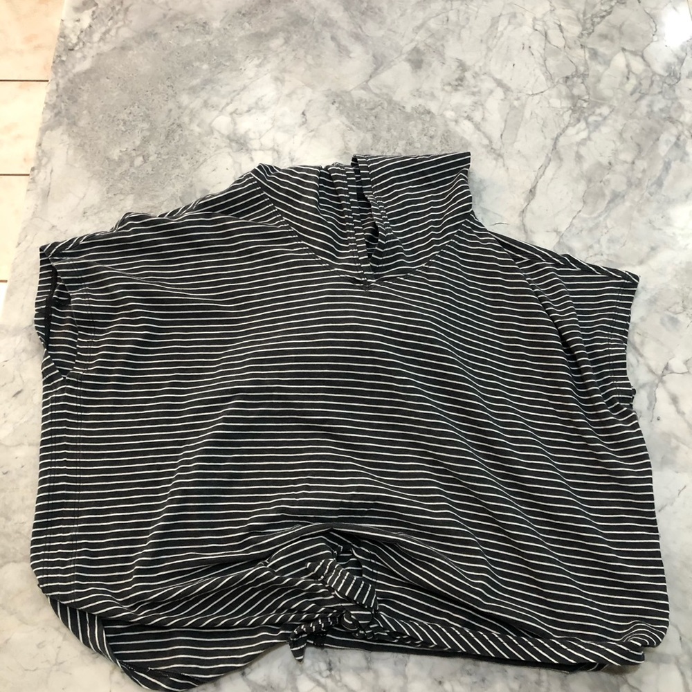 Lululemon Crop Hoodie Tee
